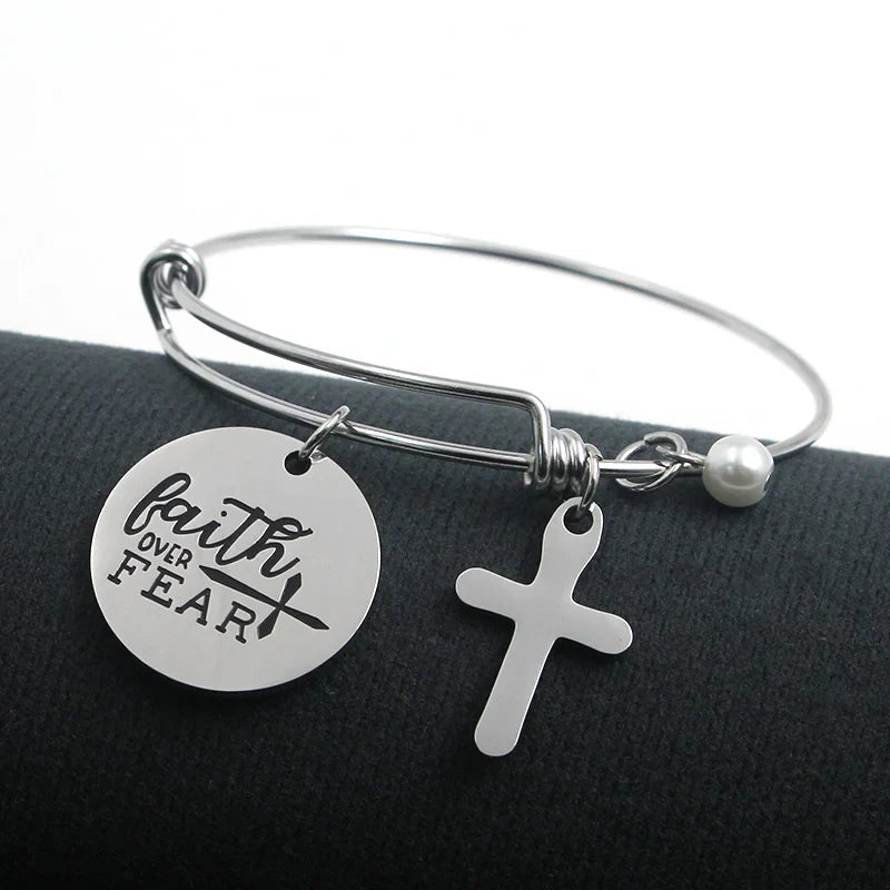 Pulseira Cristã Ajustável em Aço Inoxidável - "Faith Over Fear" (Fé Acima do Medo Em Inglês) - TechnoLoja